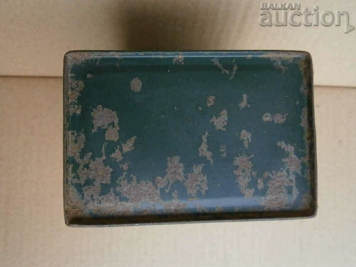 vintage Italian tin can box FERRARI - 7 vintage Italian tin can box FERRARI - 7