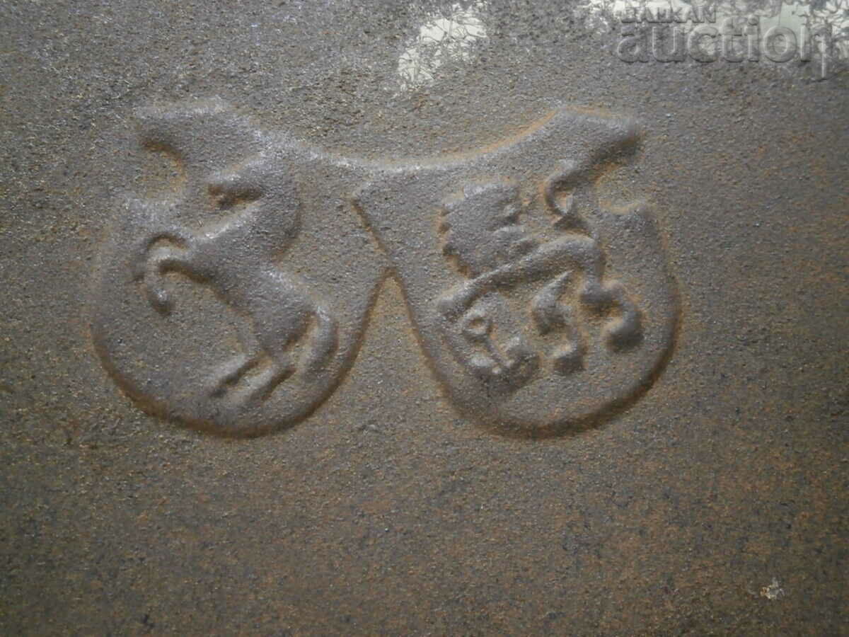 vintage Italian tin can box FERRARI with price 71.00 BGN | € 36.30