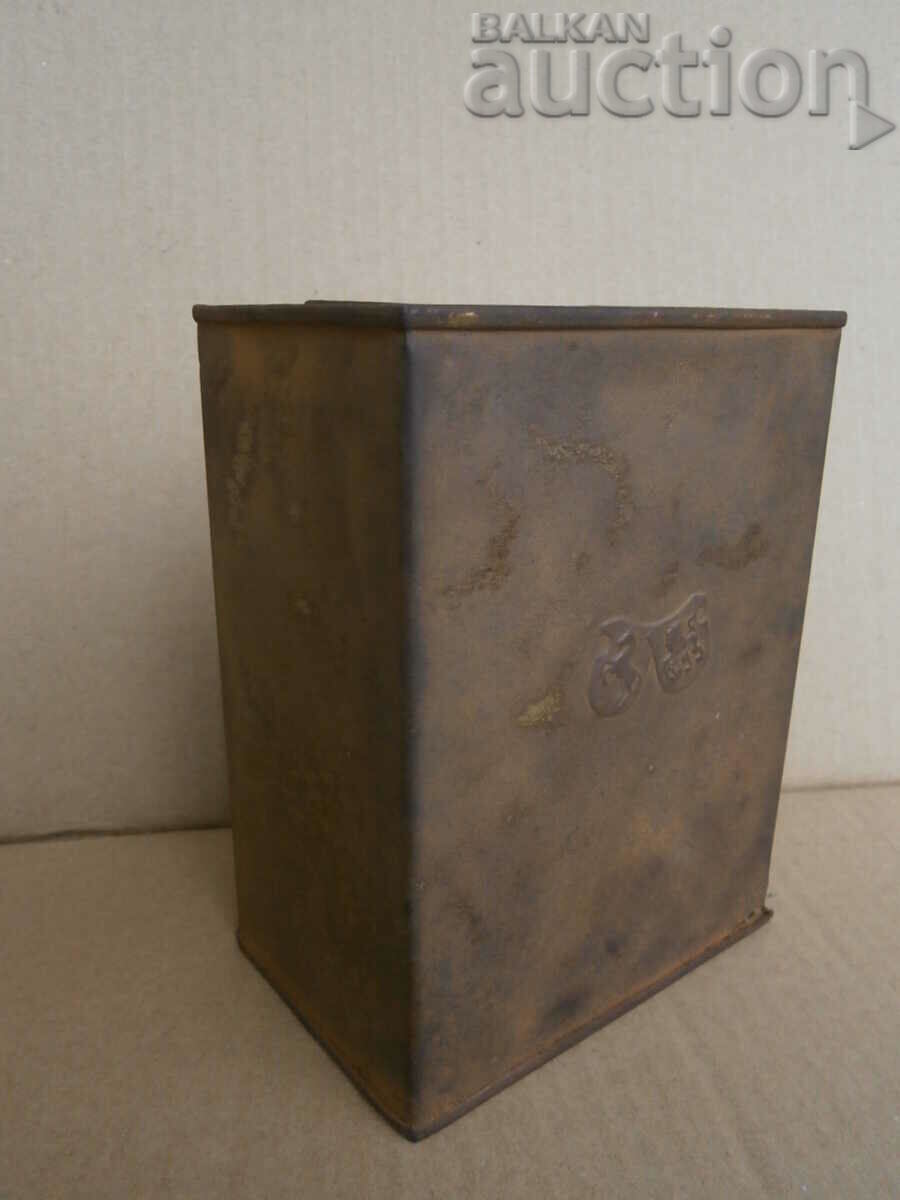 Delivery of vintage Italian tin can box FERRARI