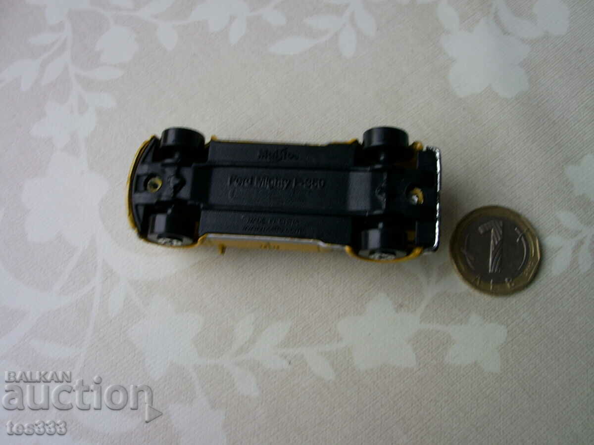 Maisto Ford Mighty F-350 China - 7 Maisto Ford Mighty F-350 China - 7