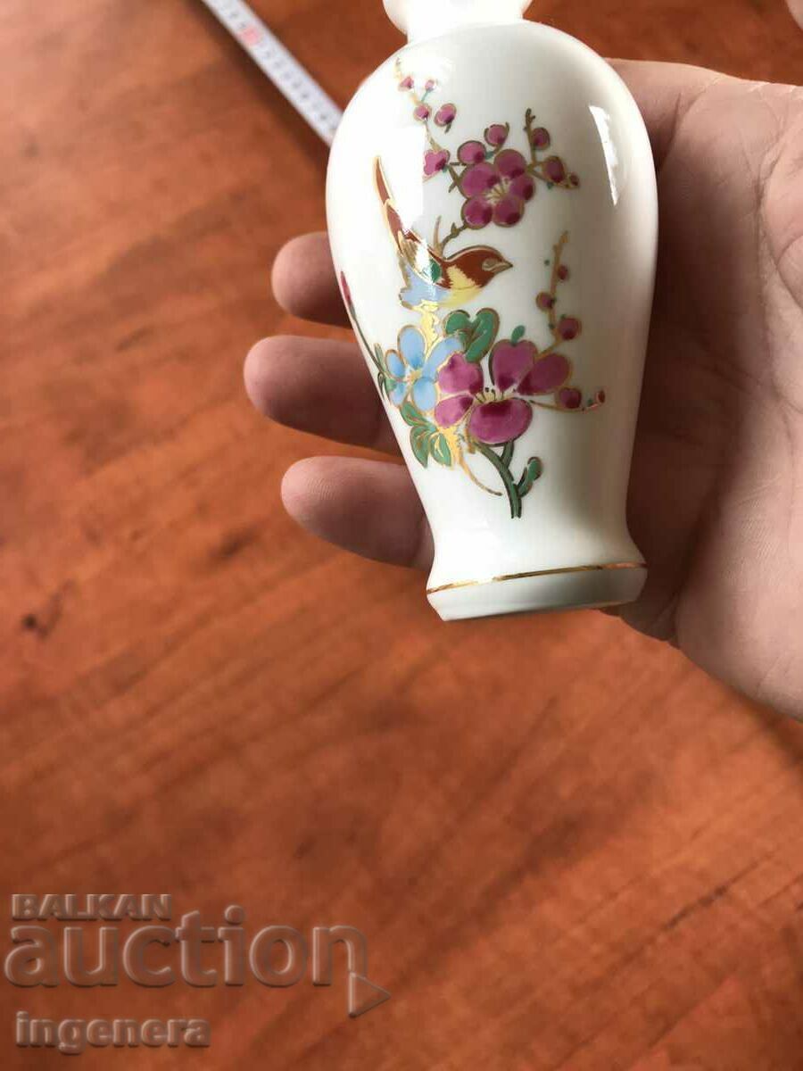 Auction PORCELAIN VASE VASE-2 PCS Auction PORCELAIN VASE VASE-2 PCS