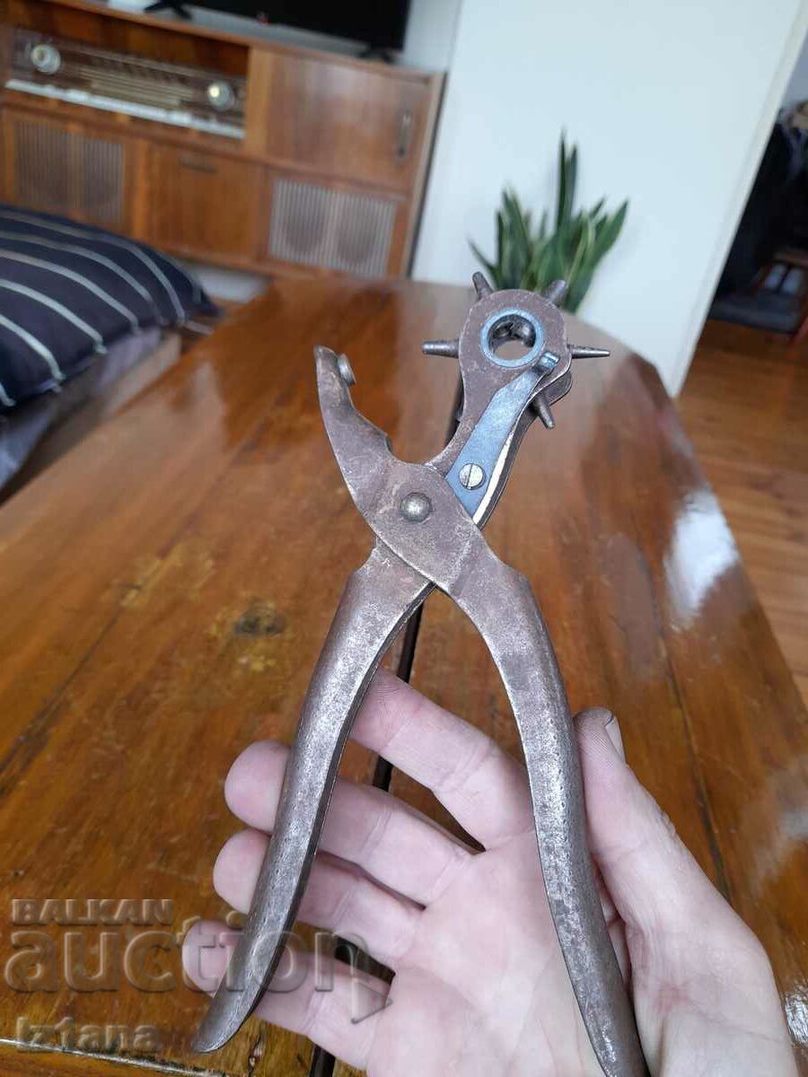 Παλιά πένσα zamba, zamba με τιμή 30.00 BGN | € 15.34 Παλιά πένσα zamba, zamba με τιμή 30.00 BGN | € 15.34