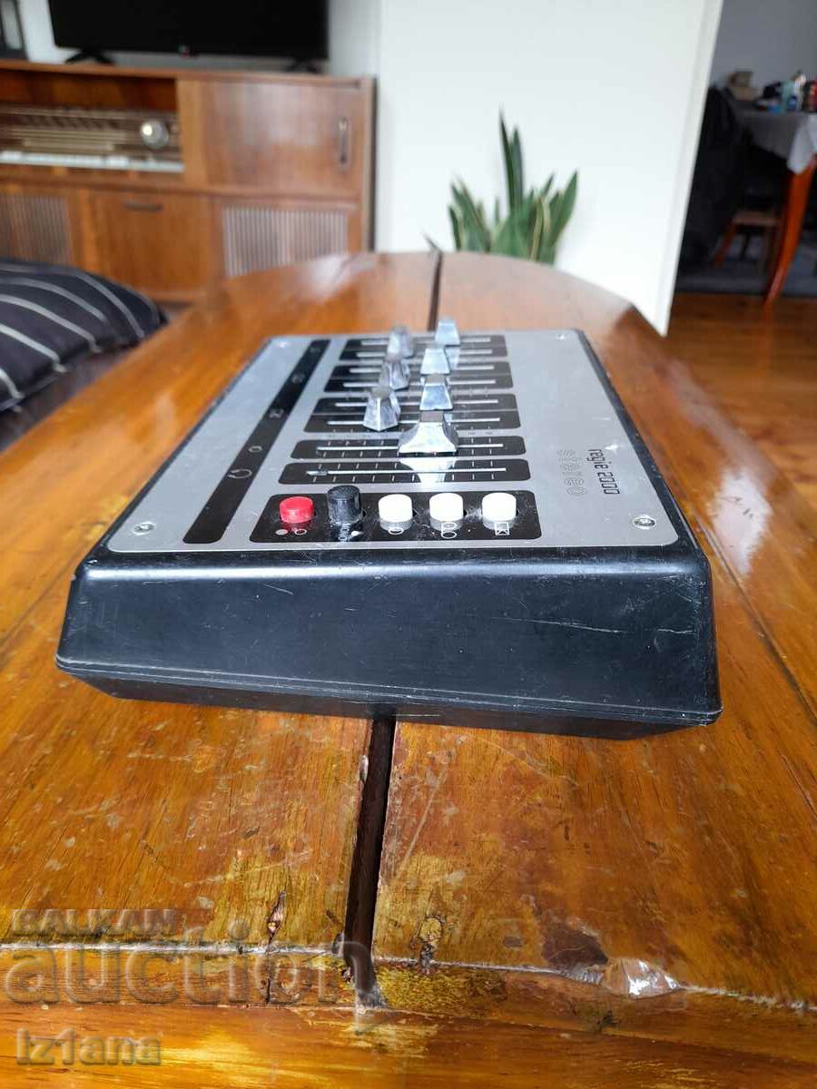 Delivery of Old Regie 2000 audio mixer Delivery of Old Regie 2000 audio mixer