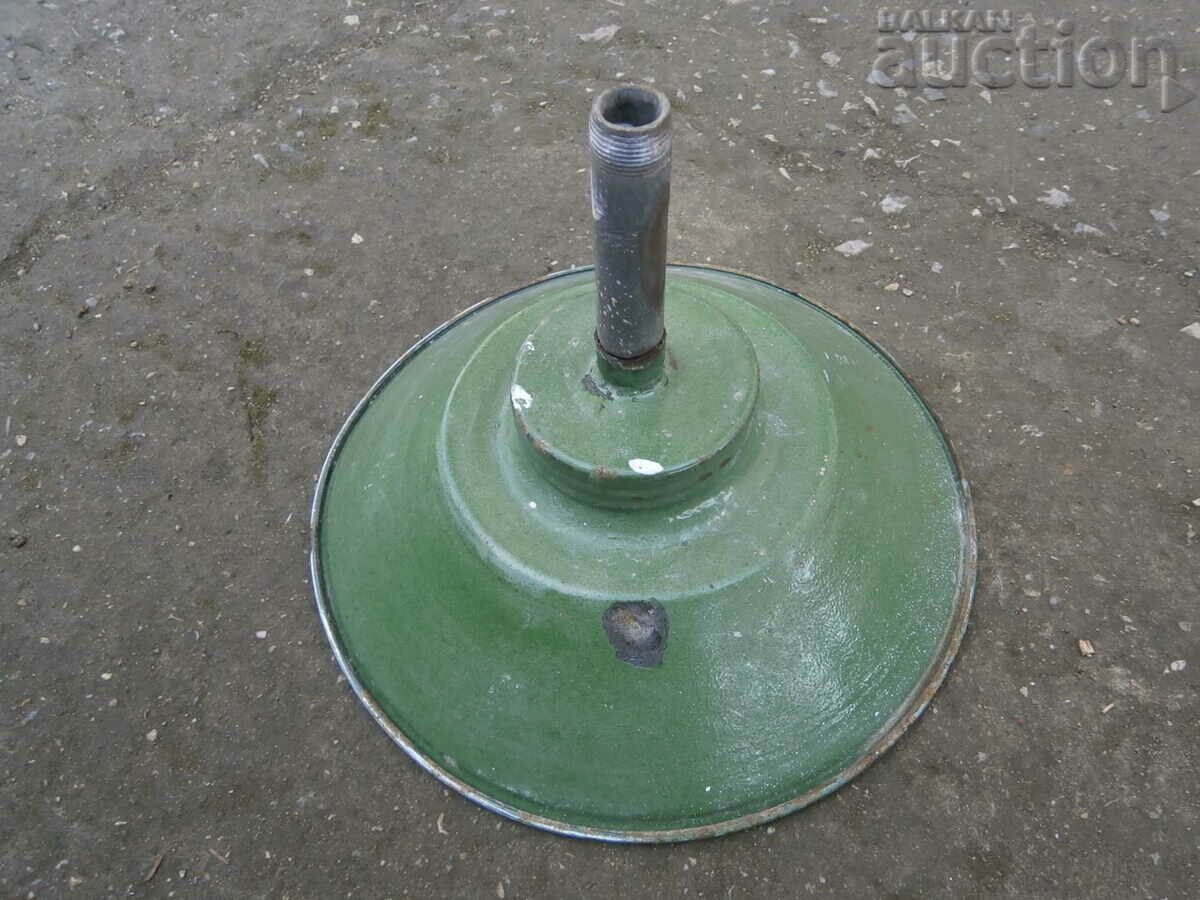 Auction antique enamelled reflector lamp Auction antique enamelled reflector lamp