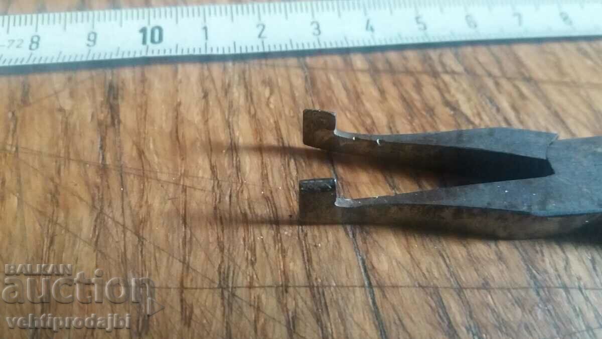 Special pliers with price 15.99 BGN | € 8.18 Special pliers with price 15.99 BGN | € 8.18