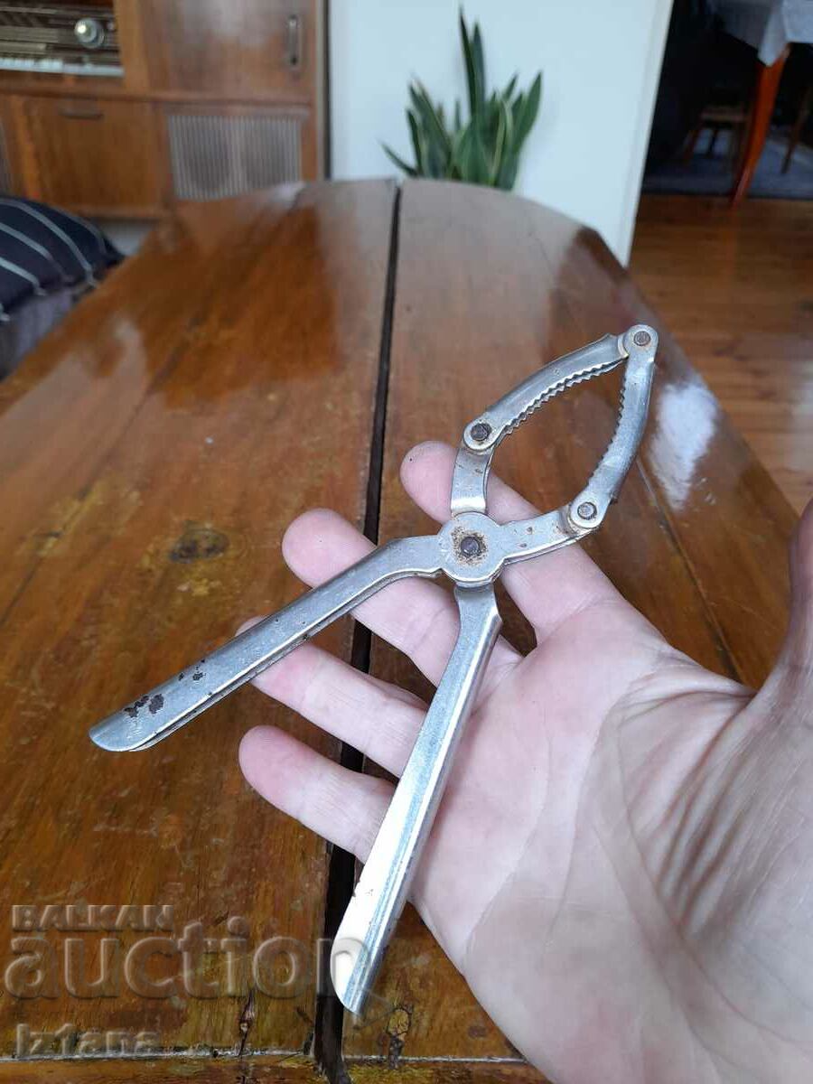 Auction An old shredder Auction An old shredder