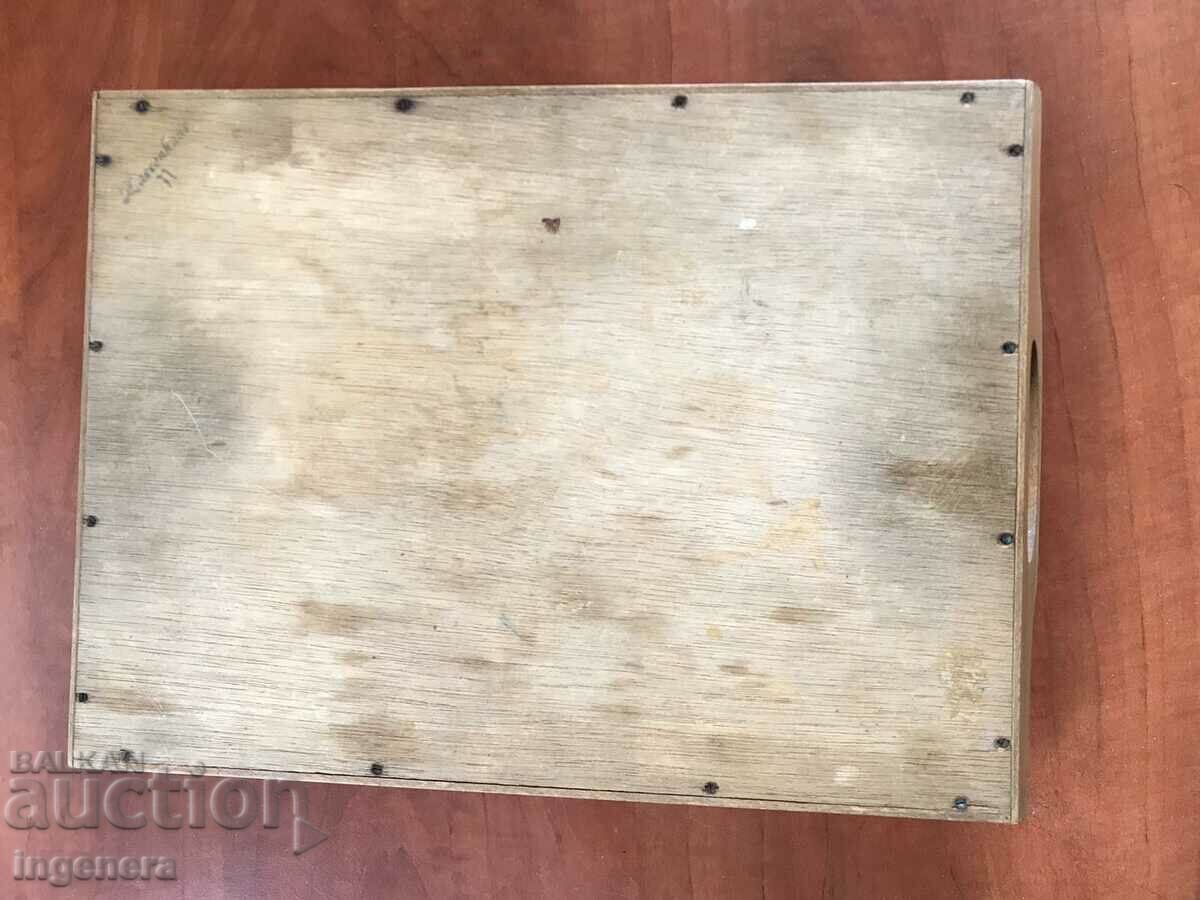 BOARD TRAY WOOD GERMANY - 6 BOARD TRAY WOOD GERMANY - 6