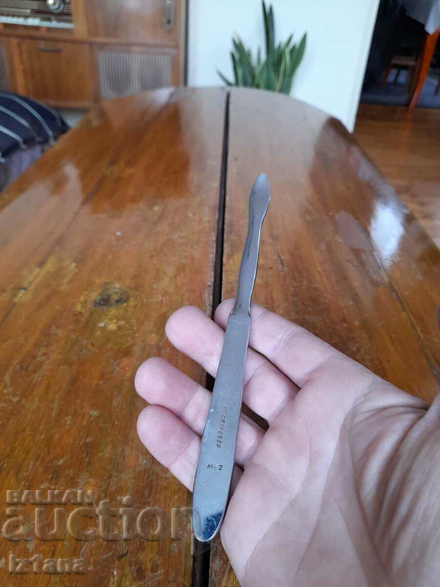 Old dental instrument with price 25.00 BGN | € 12.78 Old dental instrument with price 25.00 BGN | € 12.78