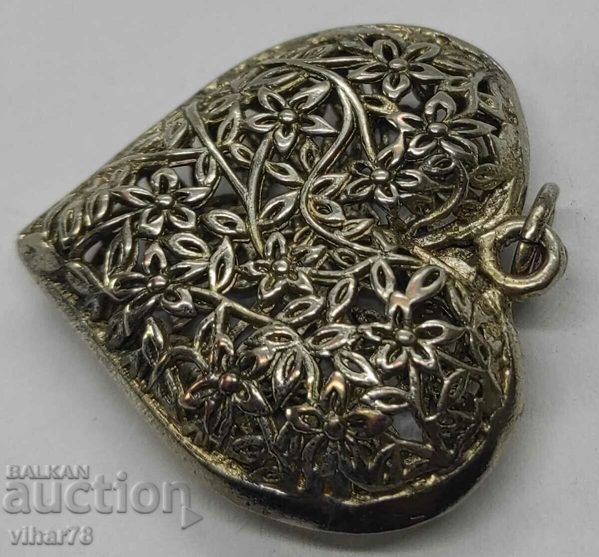 Delivery of Silver pendant Delivery of Silver pendant