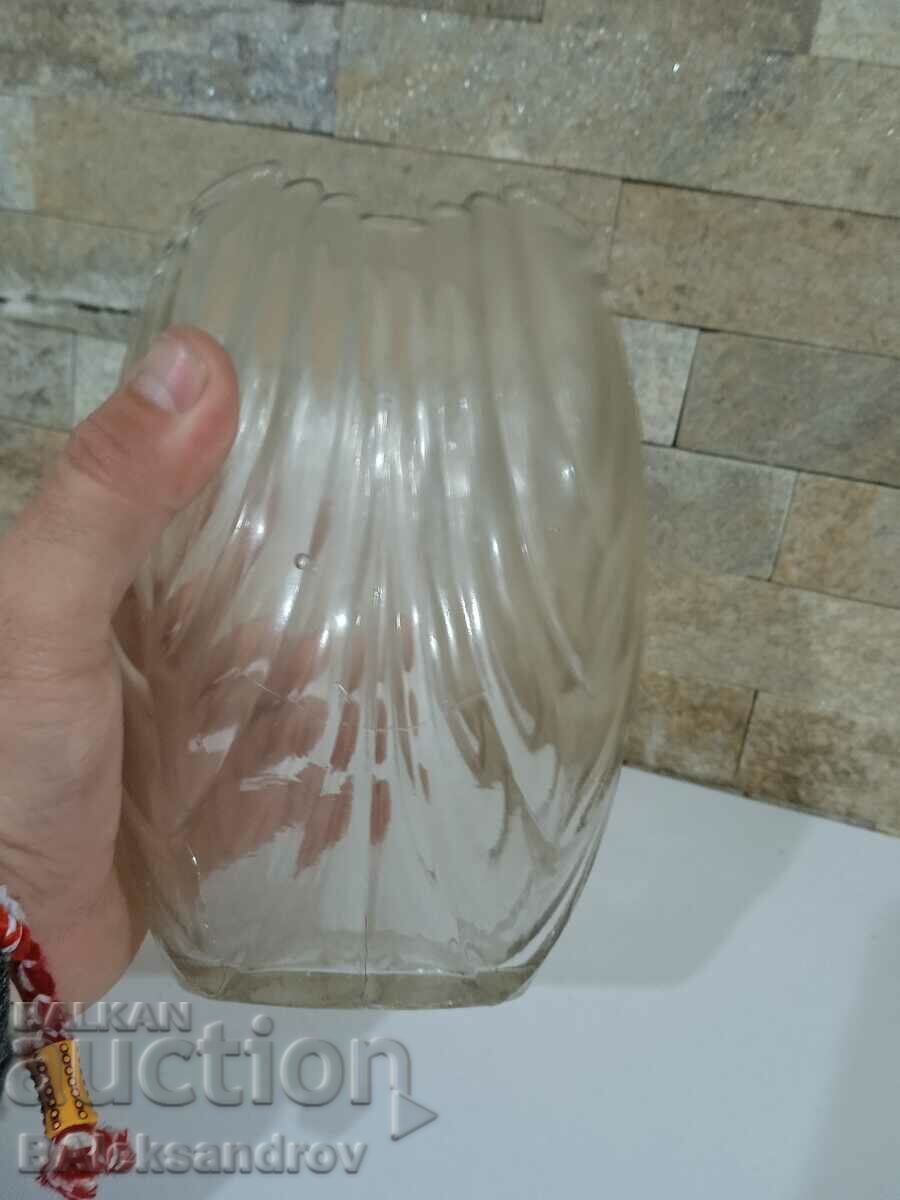 Delivery of A large beautiful vase Delivery of A large beautiful vase