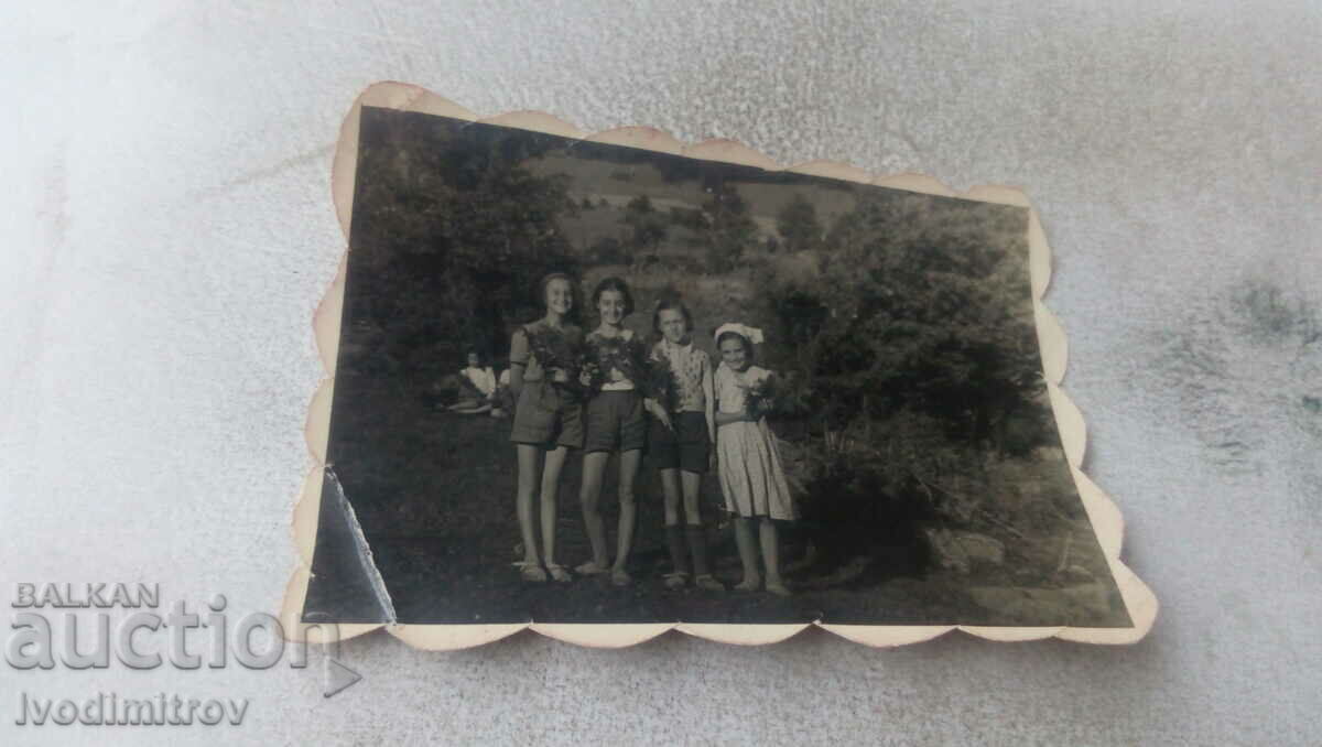 Photo Four young girls from Slavtsi camp 1950
