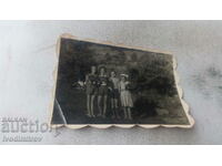 Fotografie Patru fete tinere din tabăra Slavtsi 1950
