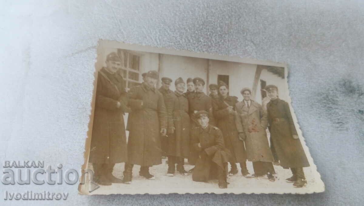 Снимка Долни Лозенъ Мъж офицери и войници 1944