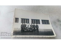 Снимка Офицери и войници в казармата 1944