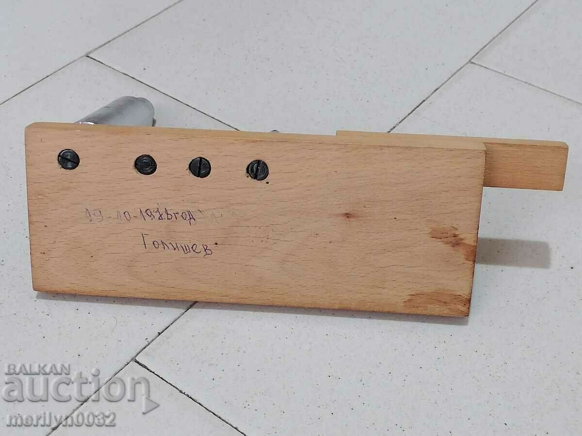 A set of cartridges, a sample cartridge case, a demonstration model - 7 A set of cartridges, a sample cartridge case, a demonstration model - 7