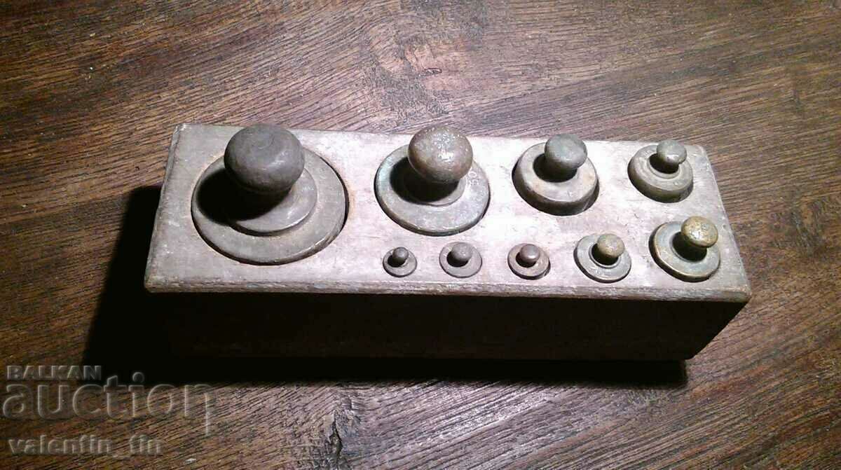 Old brass weights, grams, weights with price 111.00 BGN | € 56.75 Old brass weights, grams, weights with price 111.00 BGN | € 56.75