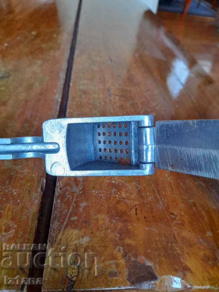 Old aluminum garlic press - 6 Old aluminum garlic press - 6