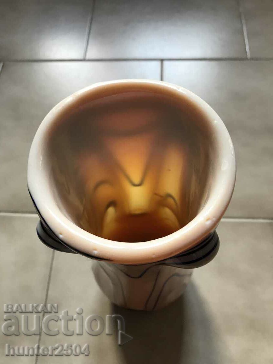 Auction  Vase-30 cm high.