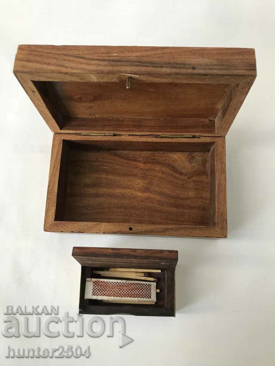 Кутия за цигари и кибритник с цена € 15.95 | 31.20 лв.