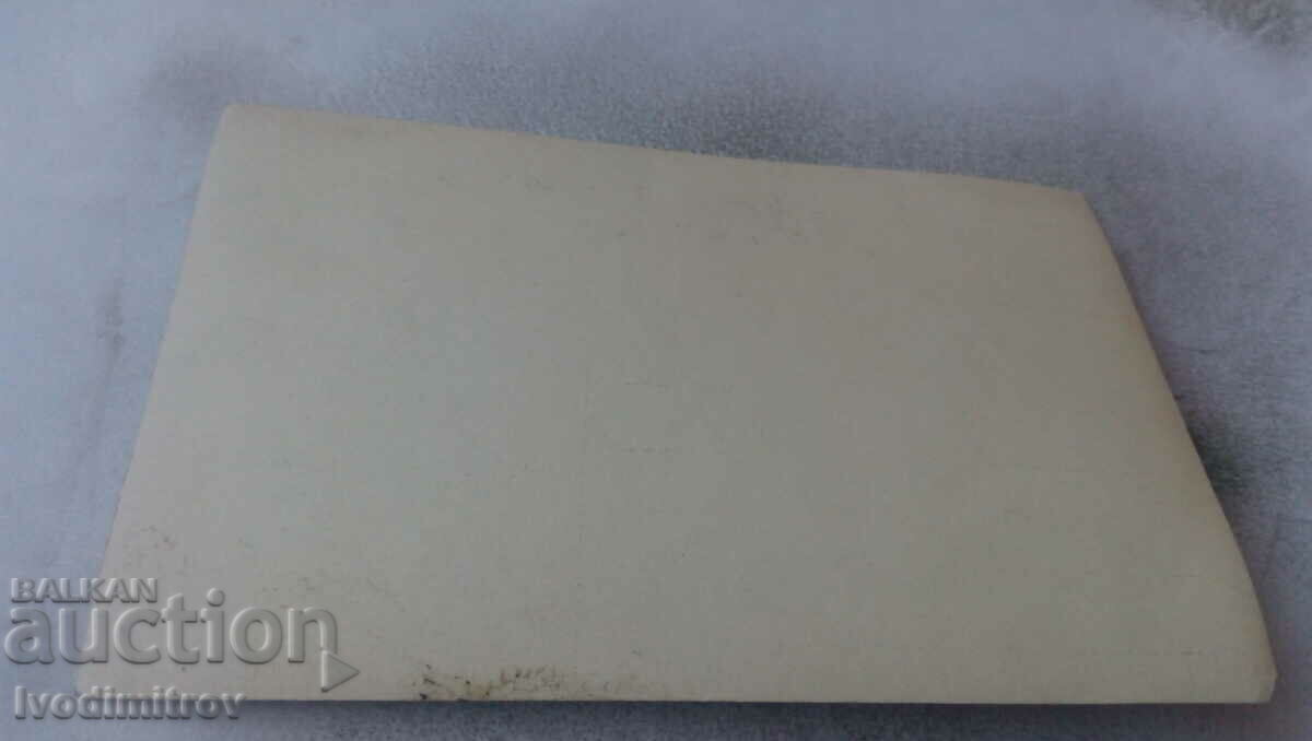 Φωτογραφία Γυναίκα και μωρό με τιμή 0.85 BGN | € 0.43 Φωτογραφία Γυναίκα και μωρό με τιμή 0.85 BGN | € 0.43