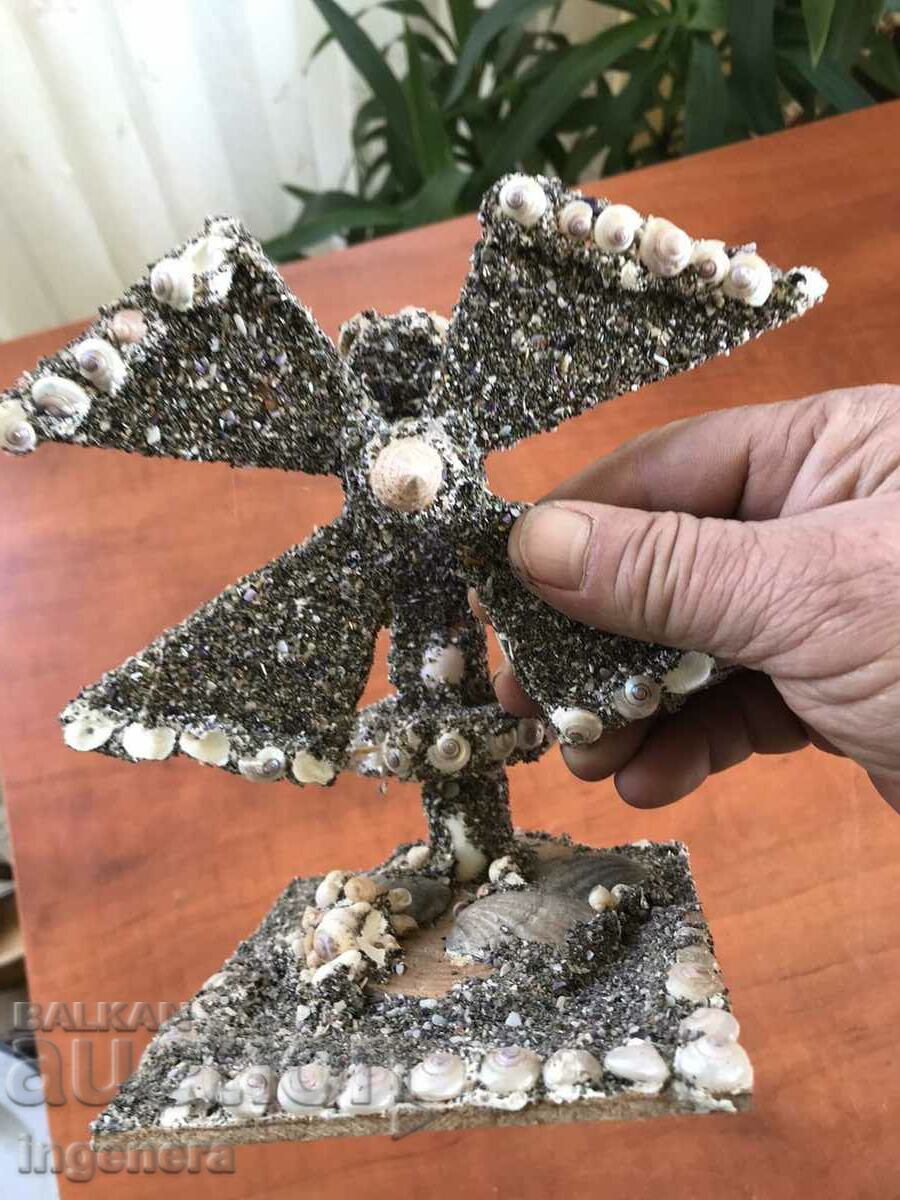 Auction  SOUVENIR - WINDMILL - WOOD COVERED