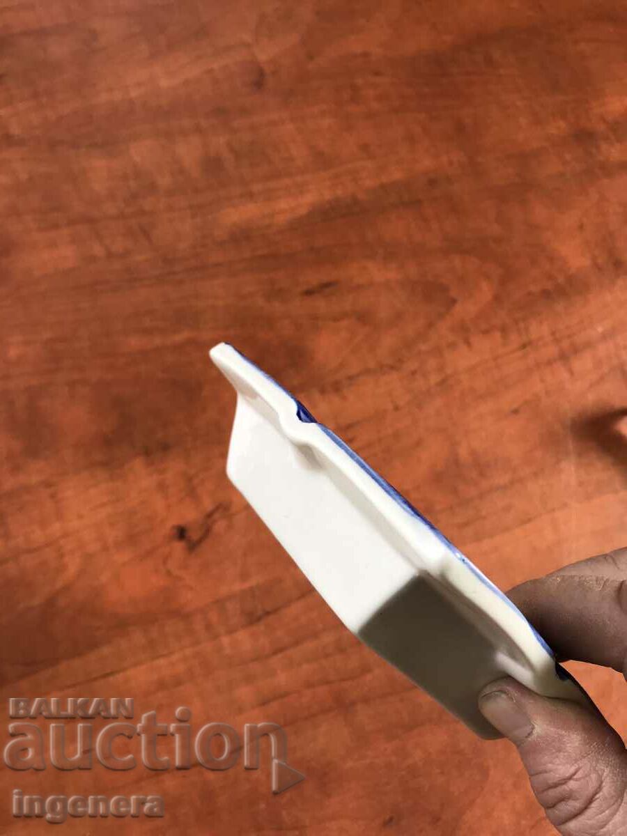 Delivery of PORCELAIN ASHTRAY