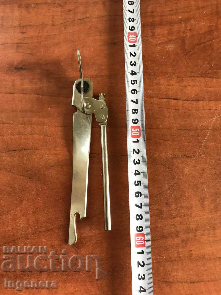 Auction HOUSEWIFE OPENER Auction HOUSEWIFE OPENER