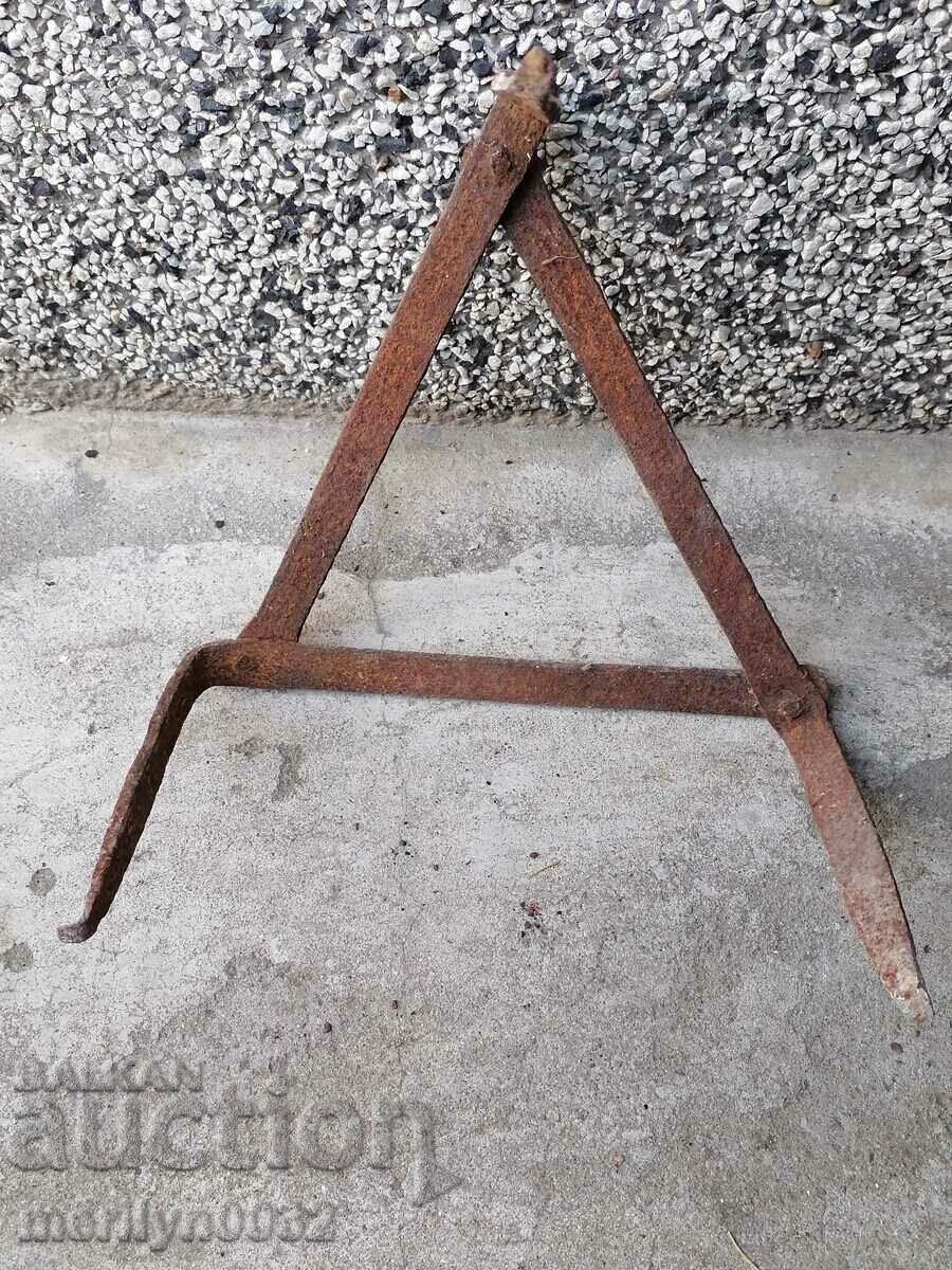 Antique wrought iron stove, hearth, grill, wrought iron with price 39.00 BGN | € 19.94