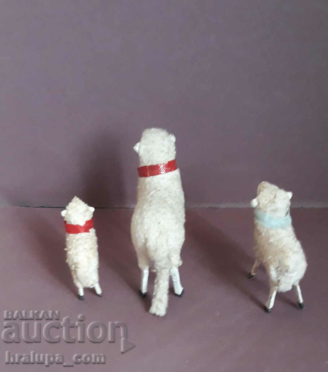 Auction Old set of figures sheep lambs Papier mache Auction Old set of figures sheep lambs Papier mache