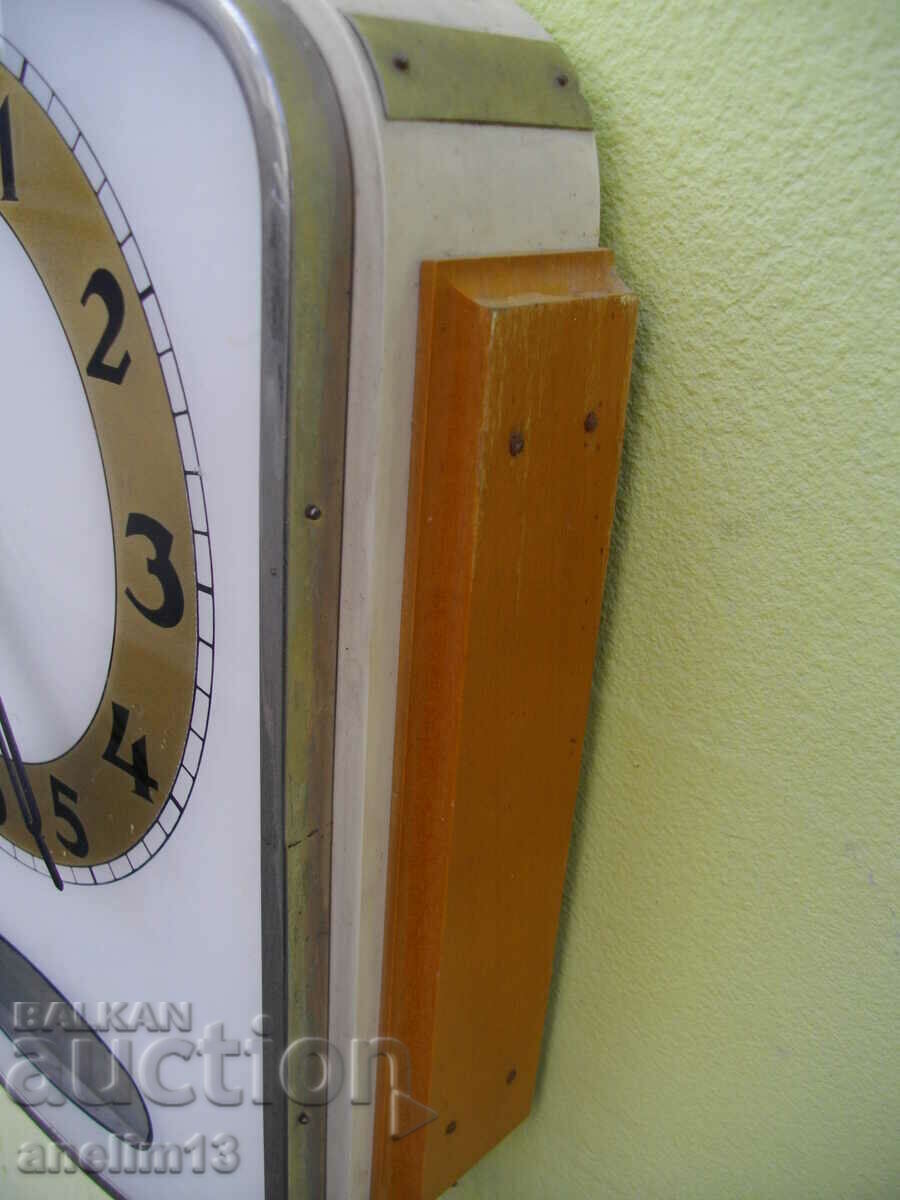 Delivery of PRIM CZECHOSLOVAKIA COLLECTIBLE WALL CLOCK Delivery of PRIM CZECHOSLOVAKIA COLLECTIBLE WALL CLOCK