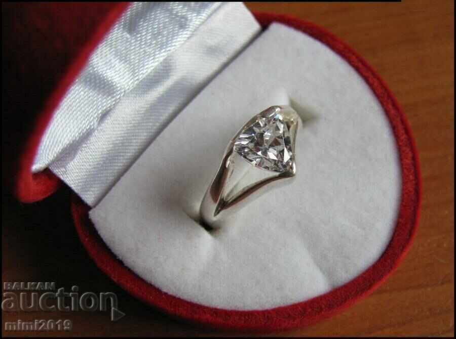 Сребърен 925 дамски пръстен с камък