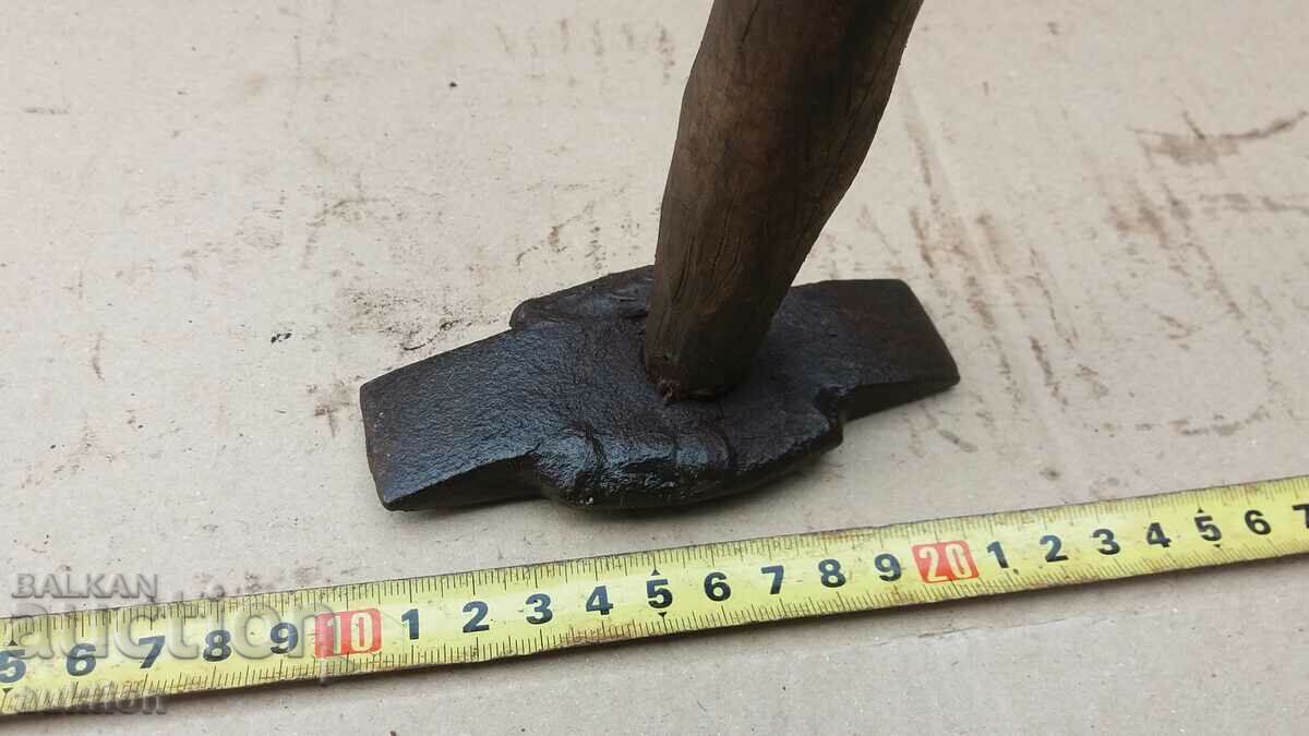 Auction INTERESTED CRAFTS HAMMER, TOOL Auction INTERESTED CRAFTS HAMMER, TOOL