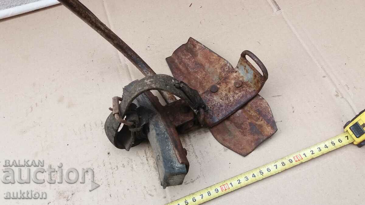 OLD POLE CLIMBING SKATE - 5 OLD POLE CLIMBING SKATE - 5