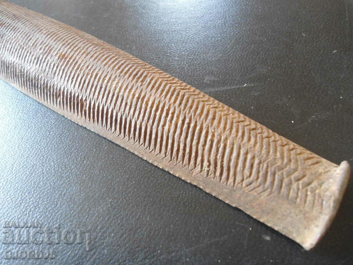 Old collar saw, 0.900 kg. with price 3.00 BGN | € 1.53 Old collar saw, 0.900 kg. with price 3.00 BGN | € 1.53