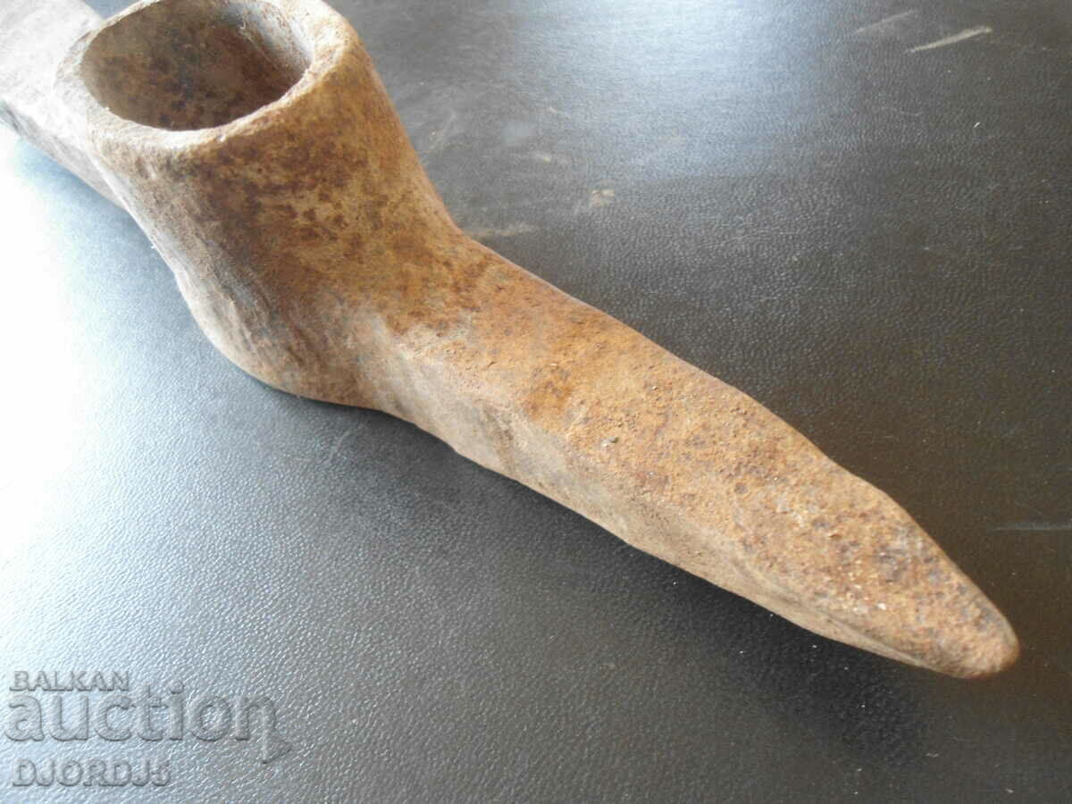 Old pickaxe, 2,100 kg. with price 9.00 BGN | € 4.60 Old pickaxe, 2,100 kg. with price 9.00 BGN | € 4.60
