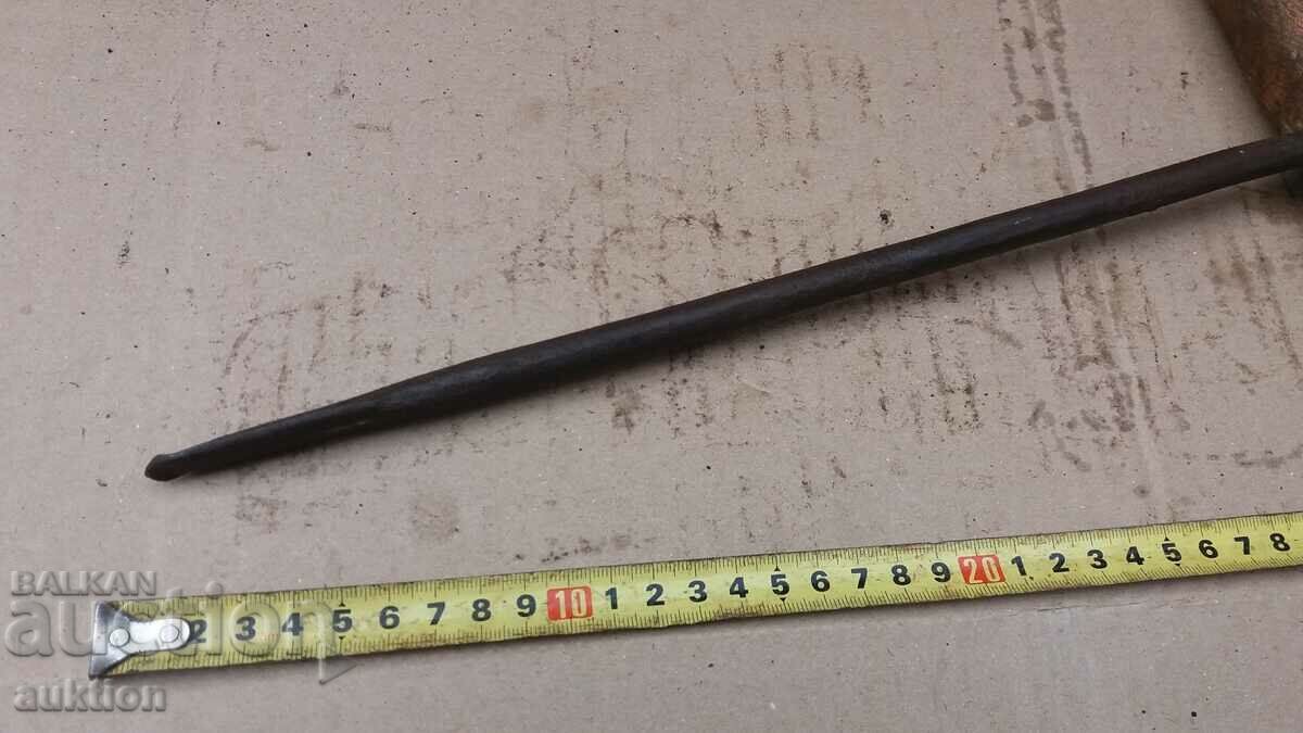 Auction RENAISSANCE FORGED DRILL, MITCAP - TOOL Auction RENAISSANCE FORGED DRILL, MITCAP - TOOL