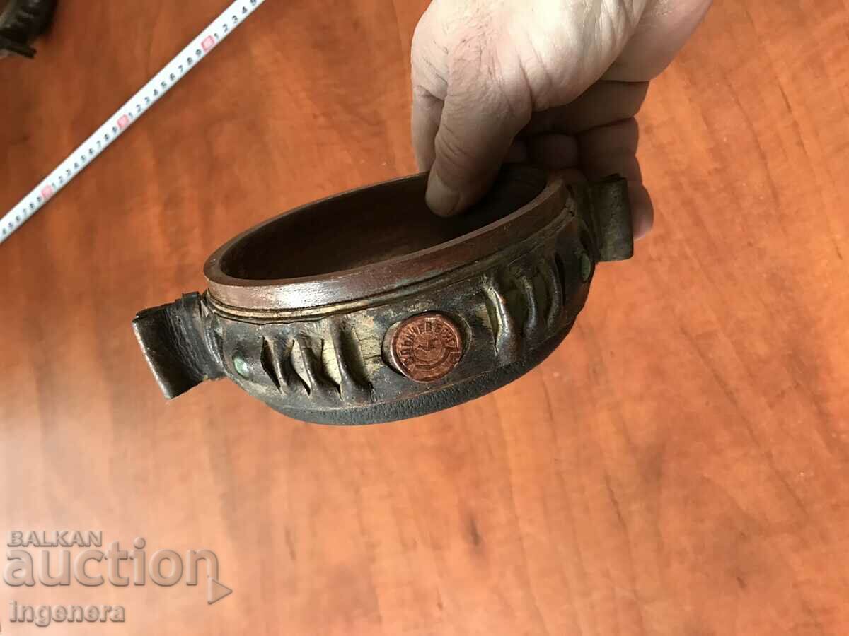 Delivery of BOWL NUTS CANDY WOOD AND LEATHER Delivery of BOWL NUTS CANDY WOOD AND LEATHER