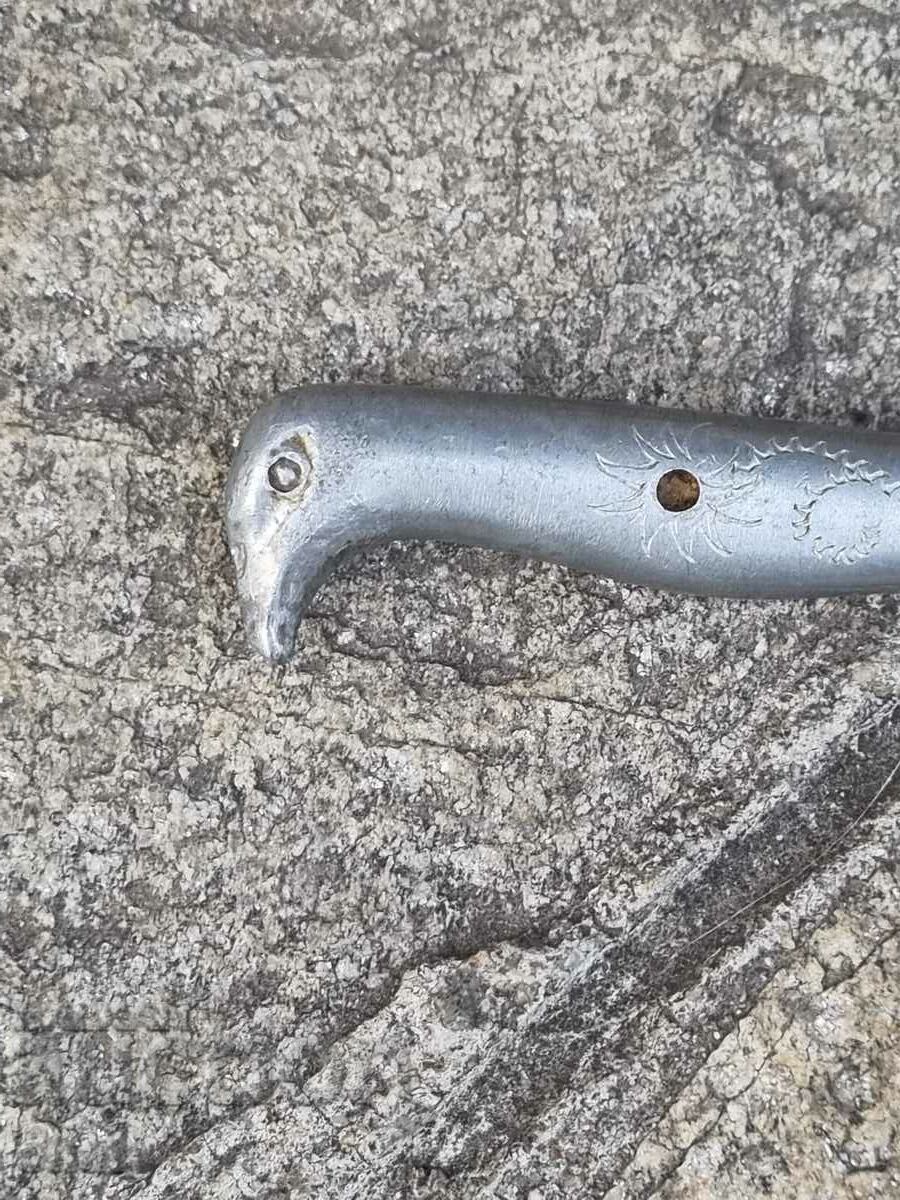 An old knife. Eagle with price 50.00 BGN | € 25.56