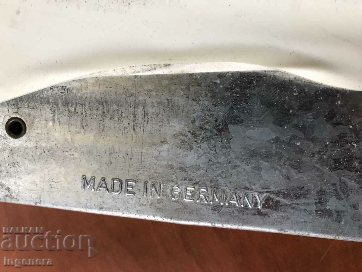 TRIANGLE REFLECTIVE TRIANGLE GERMANY - 5