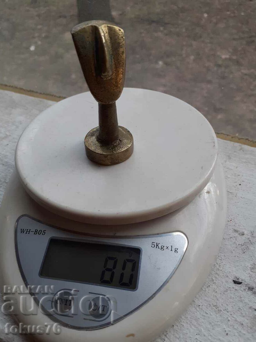 A small massive bronze plastic figurine - 6 A small massive bronze plastic figurine - 6