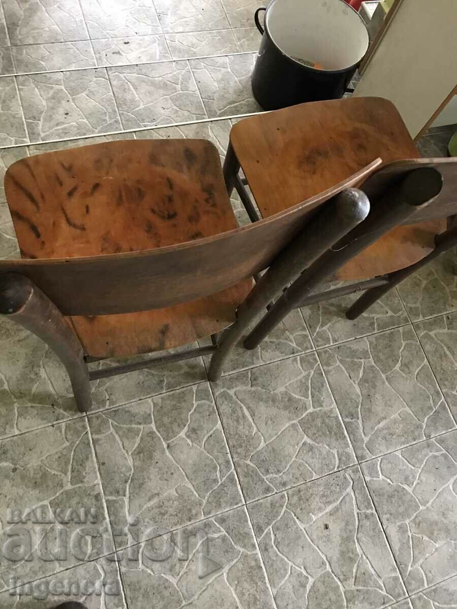 SCAUN LEMN SOCA-2 BUC cu preț 48.00 BGN | € 24.54 SCAUN LEMN SOCA-2 BUC cu preț 48.00 BGN | € 24.54