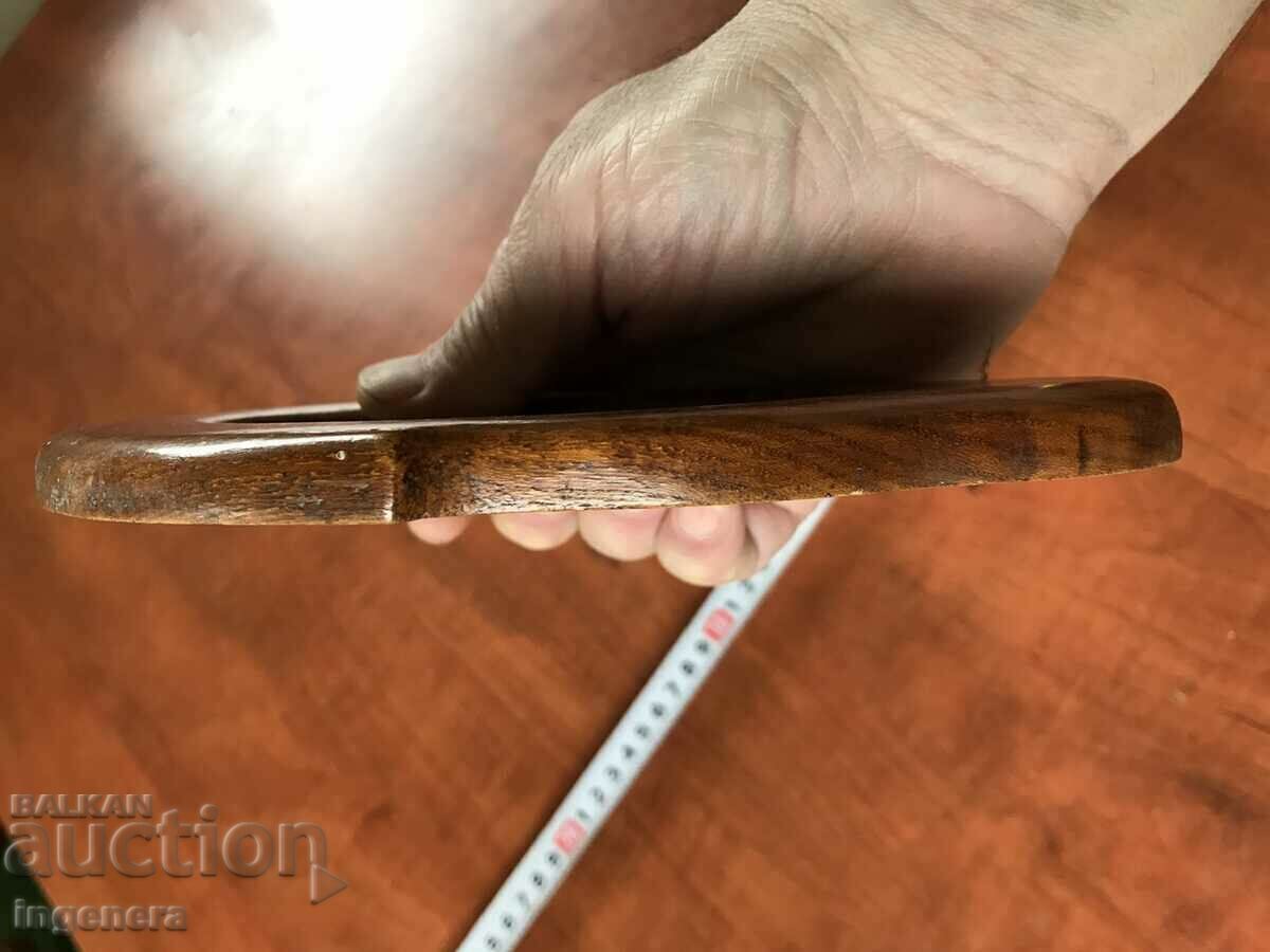 Delivery of OLD PORTRAIT PHOTO WITH UNIQUE FRAME ANTIQUE WOOD