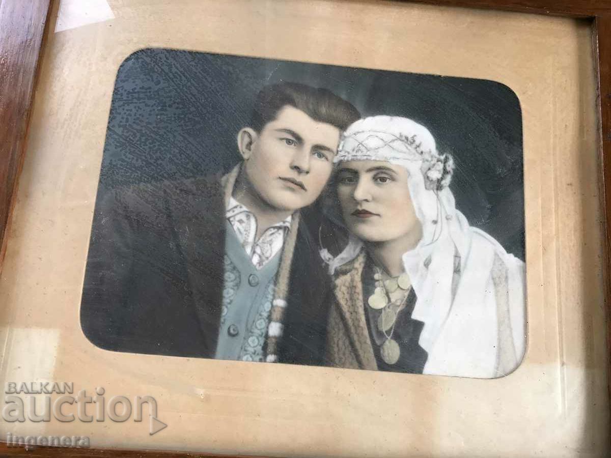 Delivery of RENAISSANCE WOOD FRAME PORTRAIT Delivery of RENAISSANCE WOOD FRAME PORTRAIT