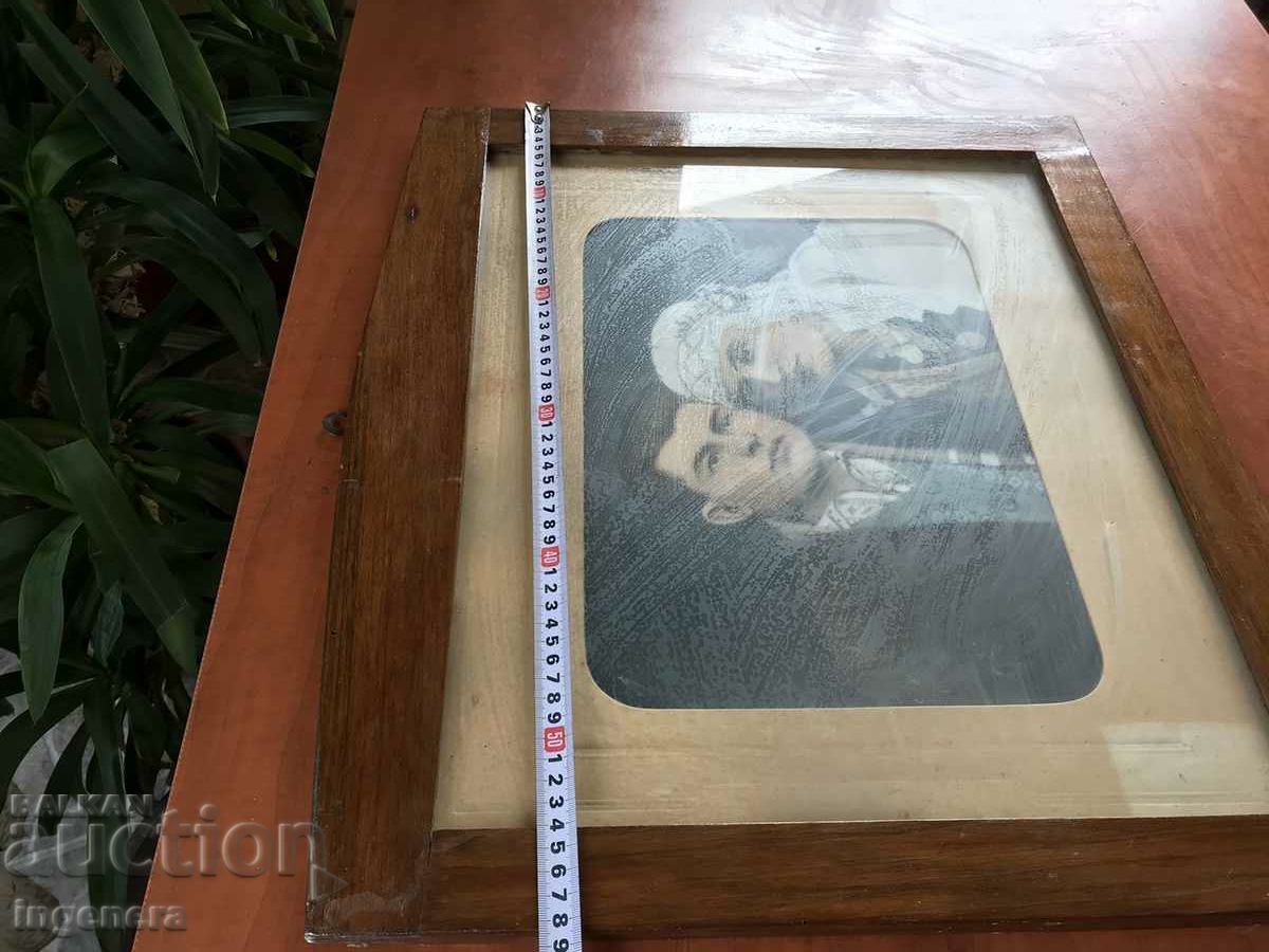 RENAISSANCE WOOD FRAME PORTRAIT - 5 RENAISSANCE WOOD FRAME PORTRAIT - 5