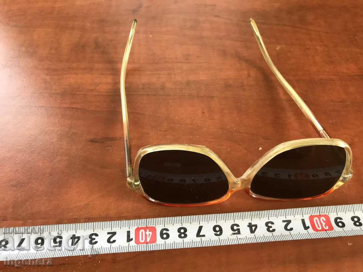 OLD SUNGLASSES - 5 OLD SUNGLASSES - 5