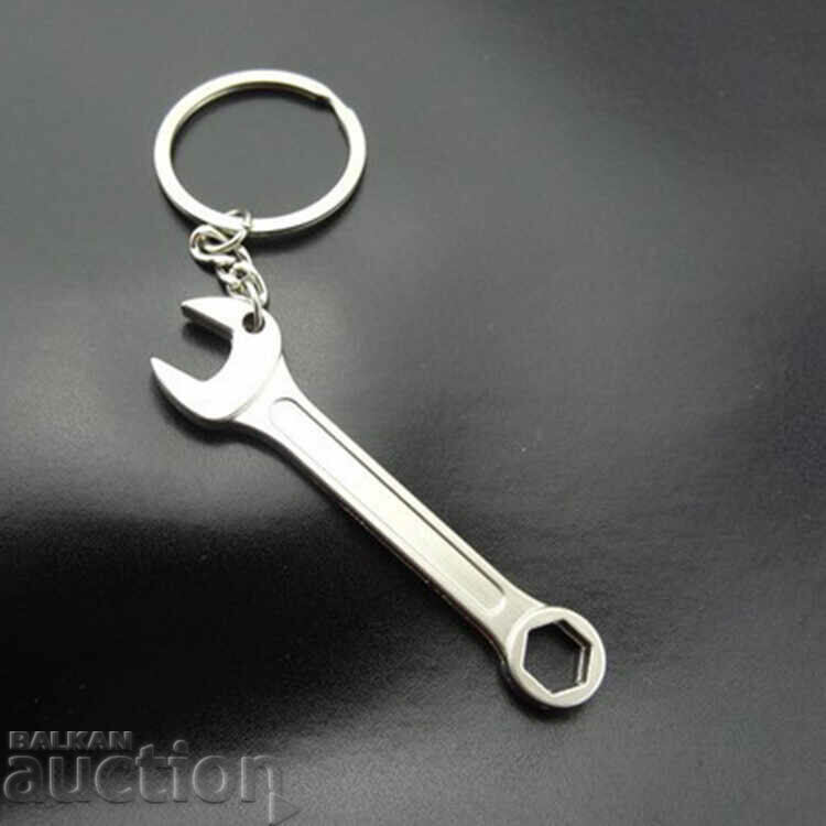 Pliers keychain metal wrench pipe star new 7cm with price 3.00 BGN | € 1.53 Pliers keychain metal wrench pipe star new 7cm with price 3.00 BGN | € 1.53