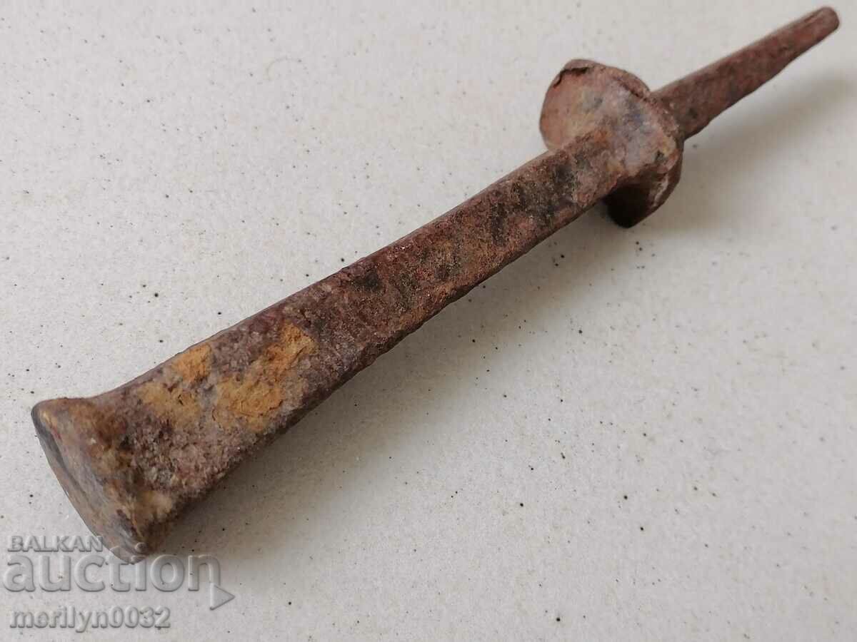 Auction A primitive anvil for hair peeling Auction A primitive anvil for hair peeling