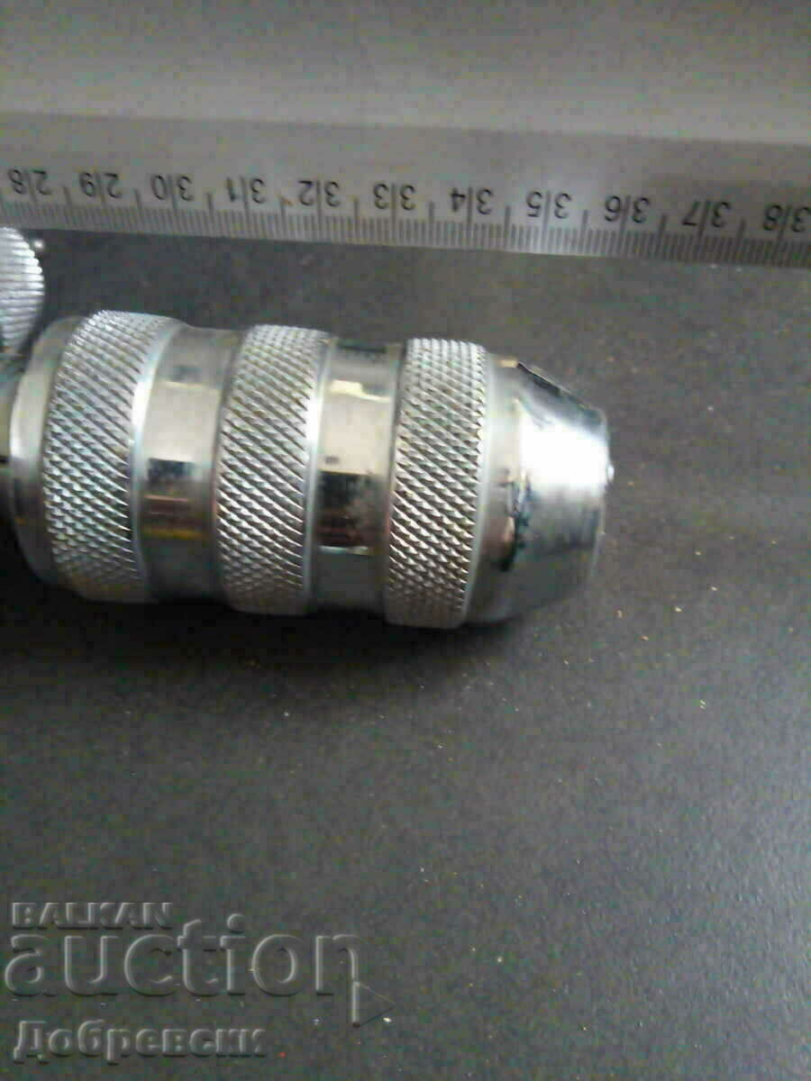 Auction  A hand drill from the time of the soca.