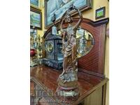 Ένα όμορφο μεγάλο αγαλματίδιο γαλλικής φιγούρας συγγραφέα αντίκες