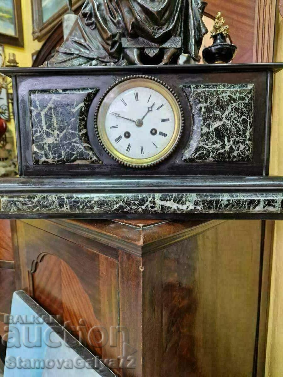 Auction  A lovely antique French mantel clock